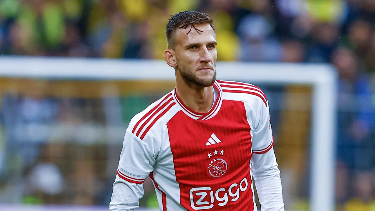 Ajax mist Branco van den Boomen tegen Brighton