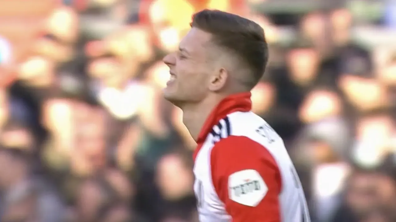 KANS: Szymanski schiet naast na prachtige pass van Kökcü