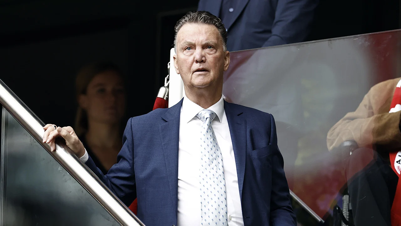 Louis van Gaal gepolst voor trainersvacature bij Ajax