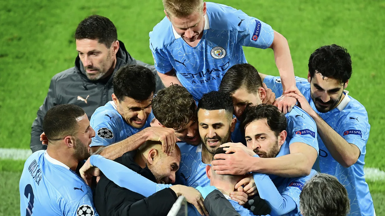 Manchester City kampioen na nederlaag Manchester United
