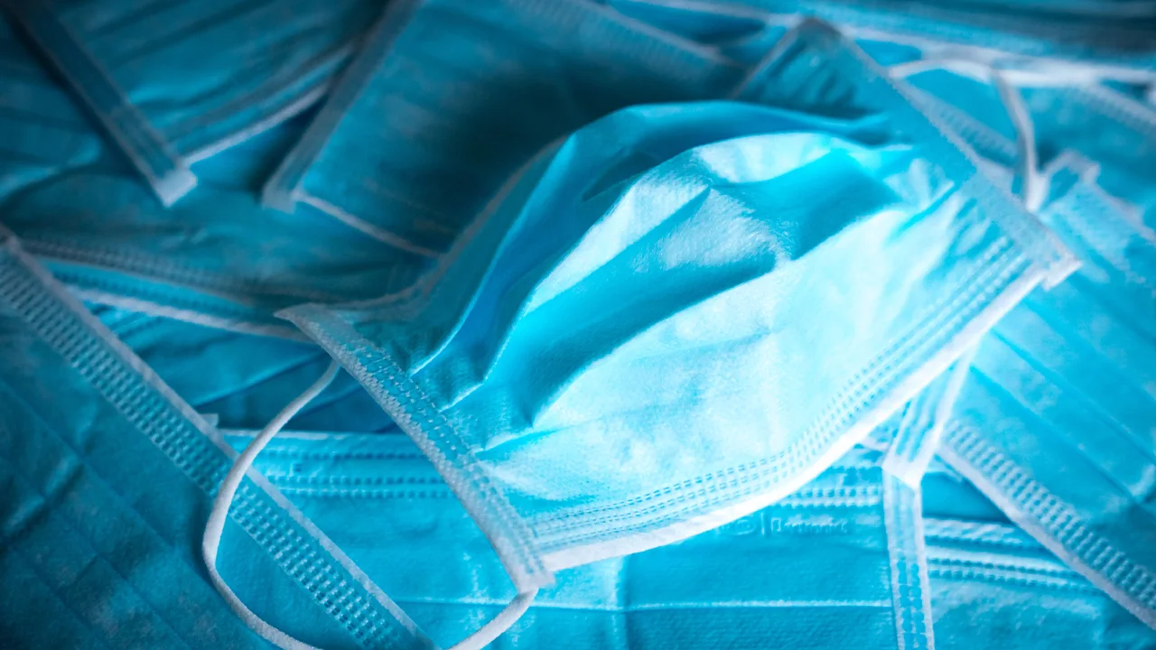 Belgische ministerie adviseert mondkapjes en vaker thuiswerken