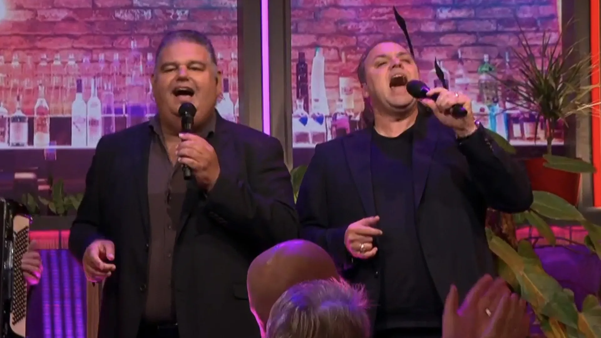 Frans Bauer en Django Wagner openen De Oranjezondag met 'Heb Je Al Genoeg Genoten!'