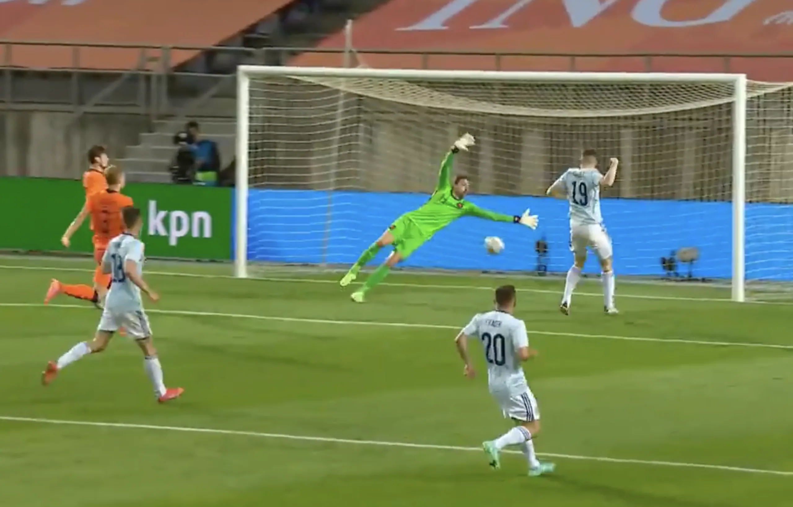 VIDEOGOAL: Oranje opnieuw op achterstand tegen Schotland