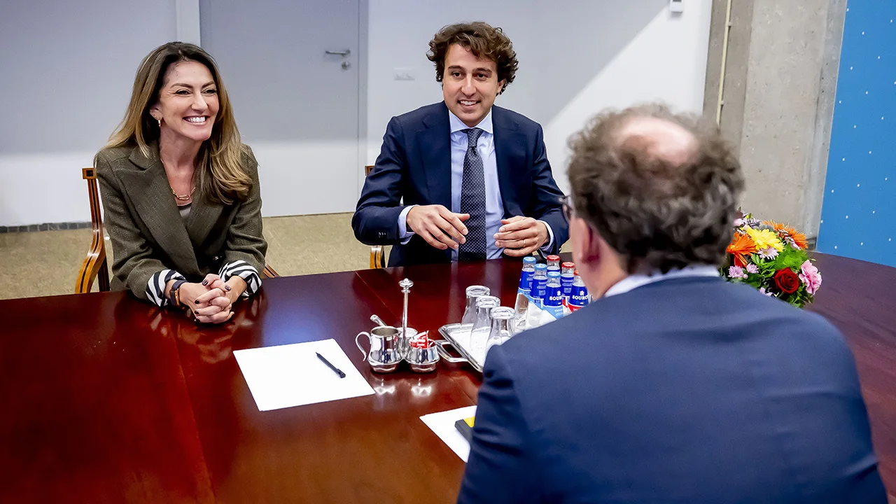Gesprek tussen Yeşilgöz en Klaver op voorhand kansloos: ‘VVD niet open voor kabinet met GL-PvdA’