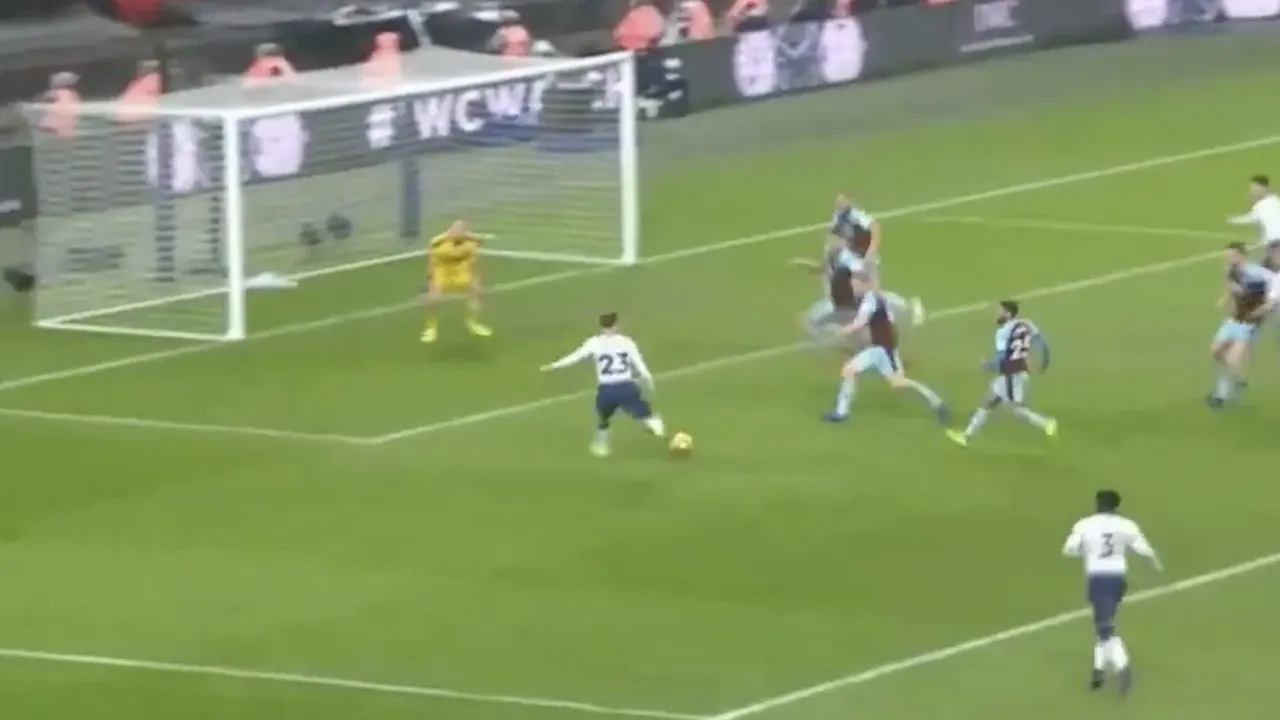 Eriksen scoort winnende in blessuretijd, Wembley ontploft! 