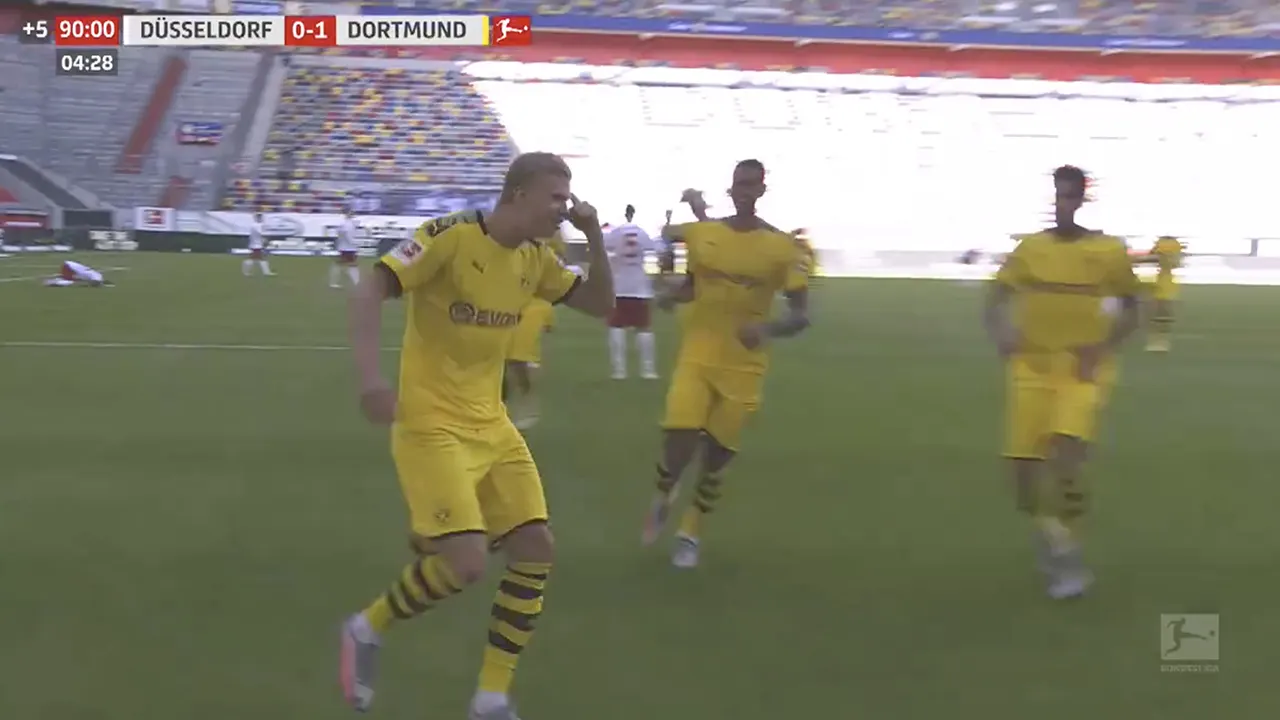 Invaller Haaland redt Dortmund met kopbal in absolute slotfase