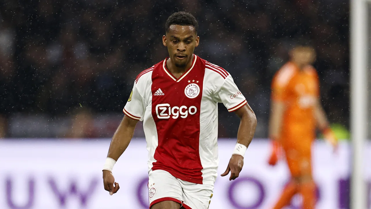 'Arsenal doet openingsbod op Jurriën Timber'