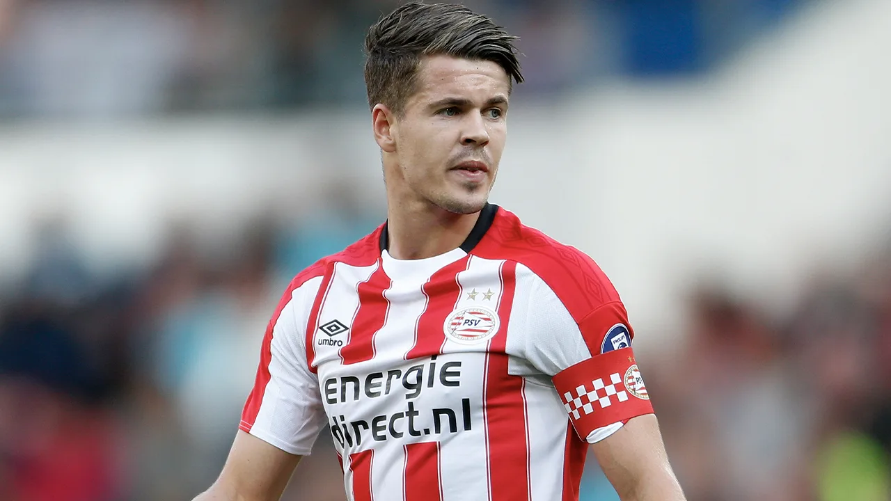 Van Ginkel houdt contact met PSV over toekomstplannen