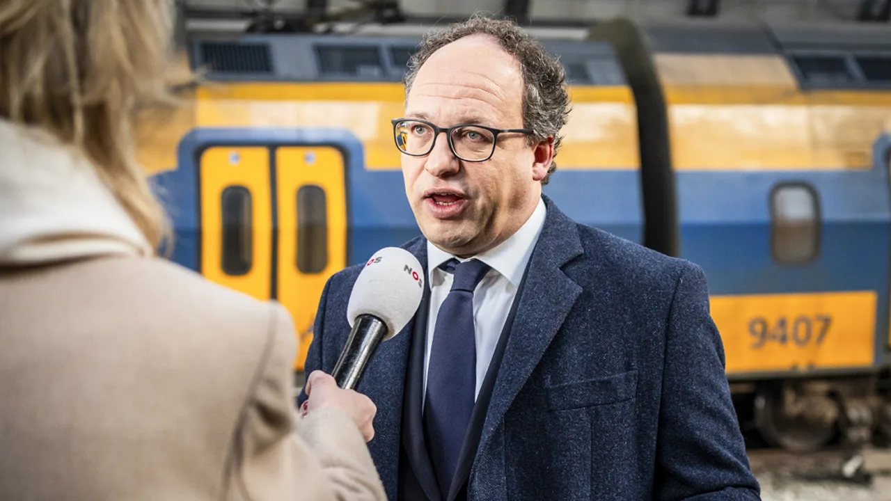 Topman NS verwacht 'pittig najaar', treinen komen te vaak te laat