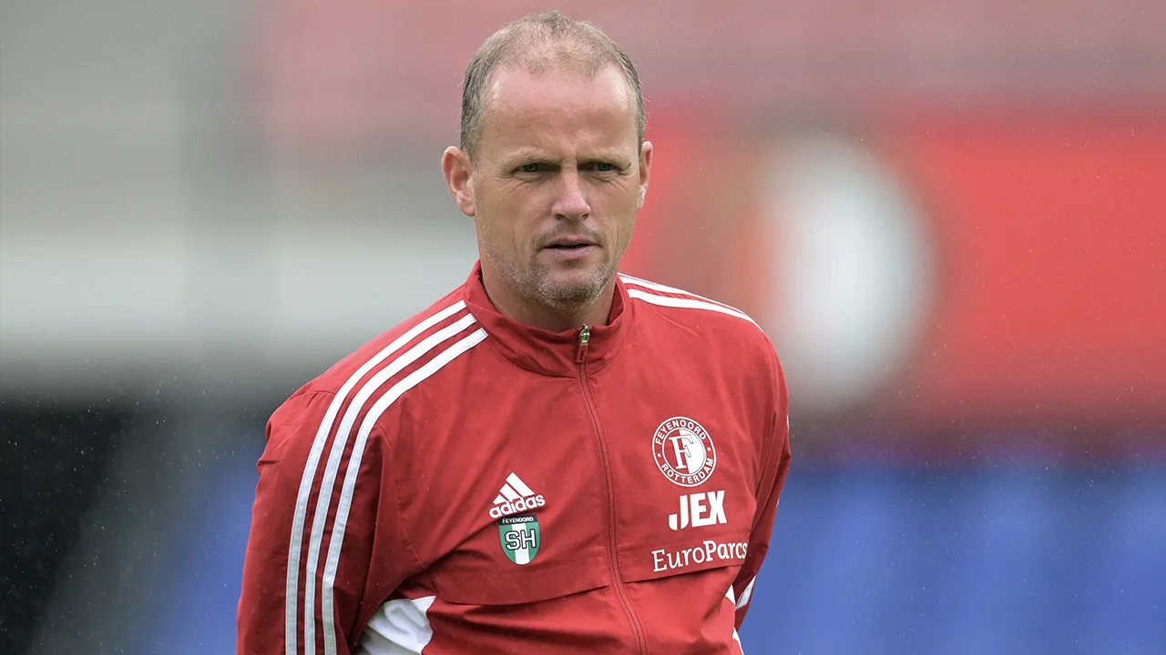 Nieuwe bondscoach Koeman haalt Hulshoff bij Oranje