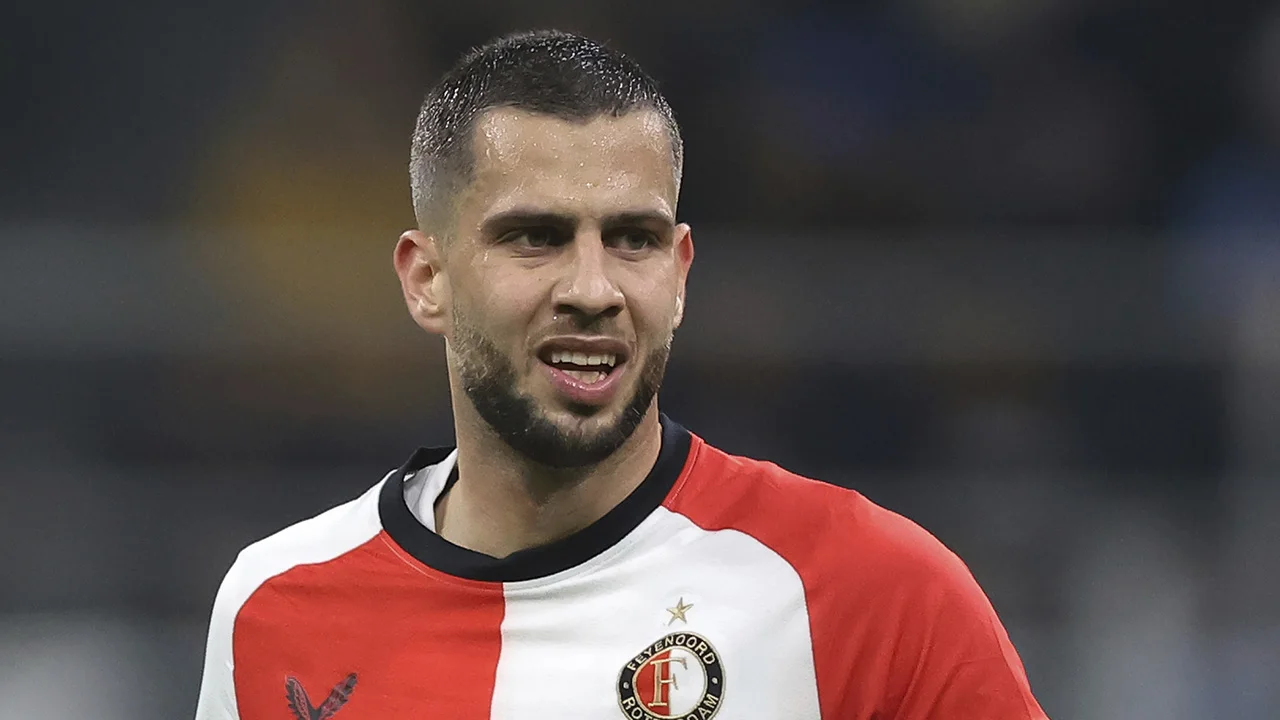 'Streep door recordtransfer van Dávid Hancko naar Al-Nassr'