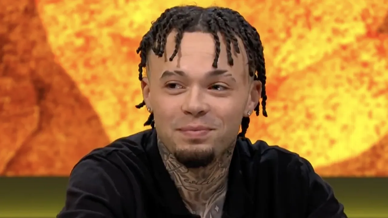 Quilindschy Hartman reageert op nederlaag Ajax tegen amateurs van Hercules