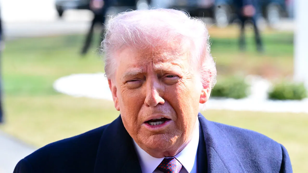 Donald Trump: 'We maken Irans raketprogramma met de grond gelijk'