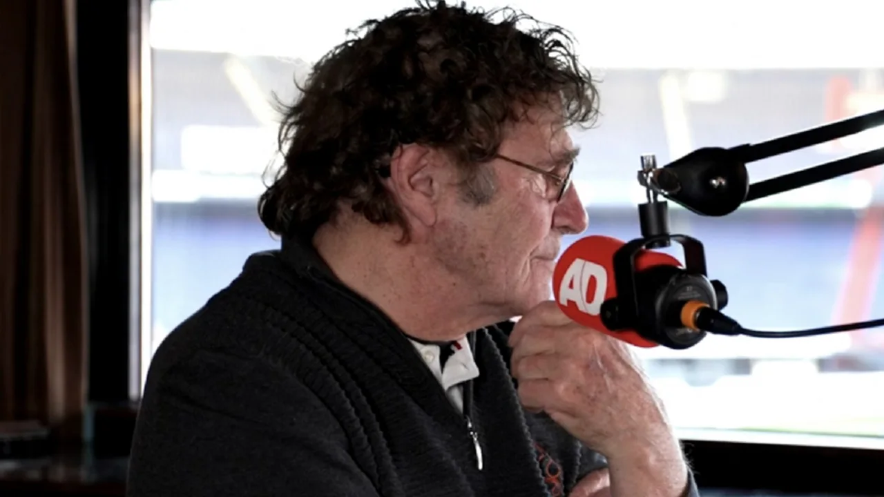 Van Hanegem raakt ontroerd: 'Je hebt alles wat je hartje begeert...'