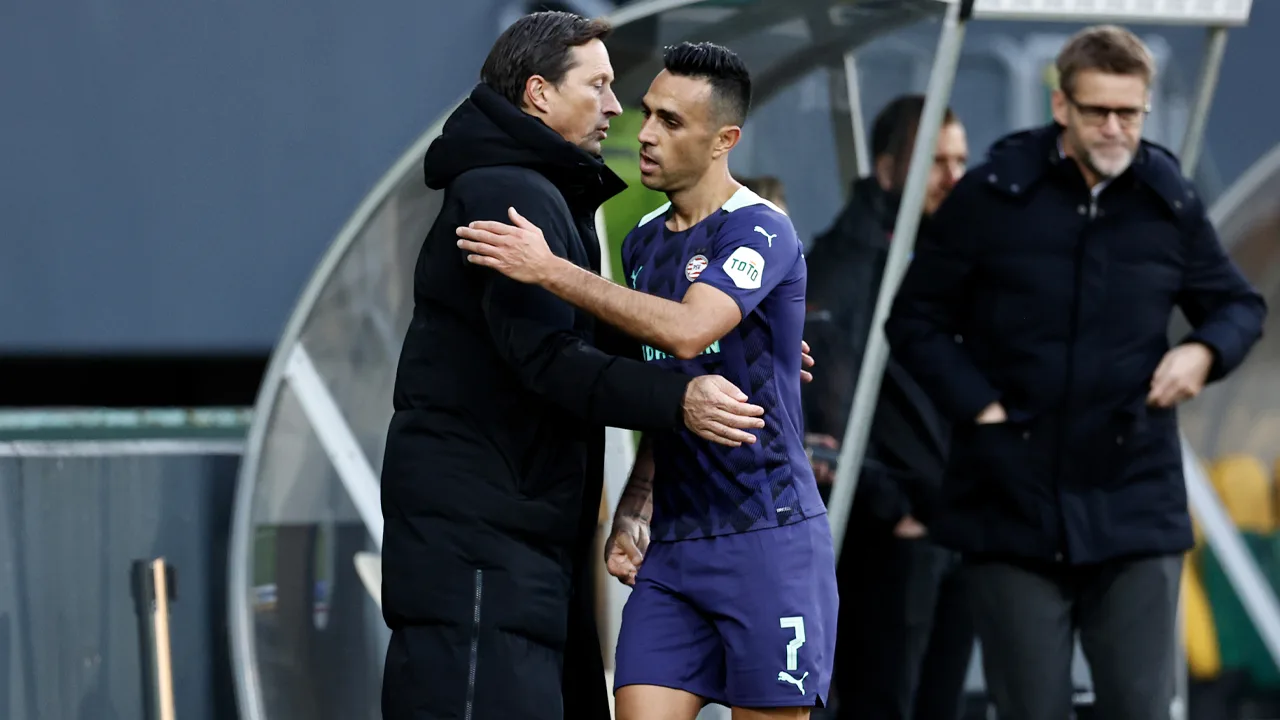 Schmidt geeft update over Zahavi: 'Hij maakt seizoen af bij PSV'