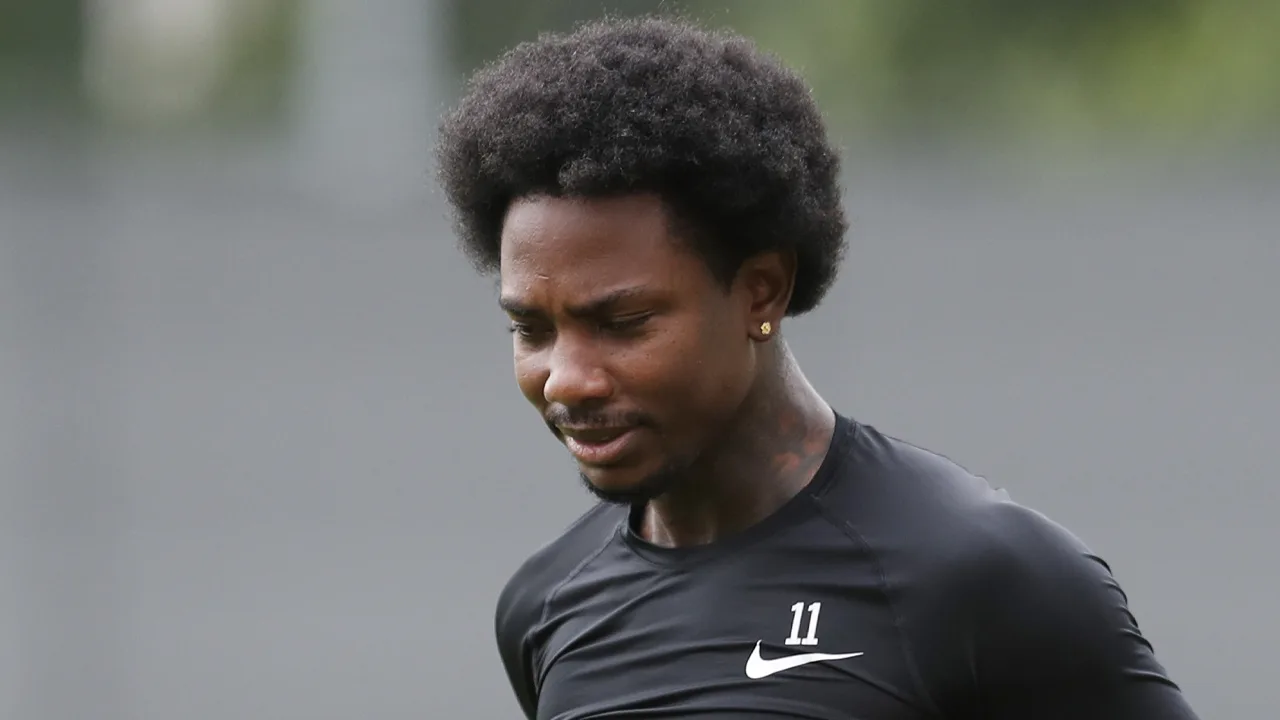 Eljero Elia gaat meetrainen bij ADO Den Haag