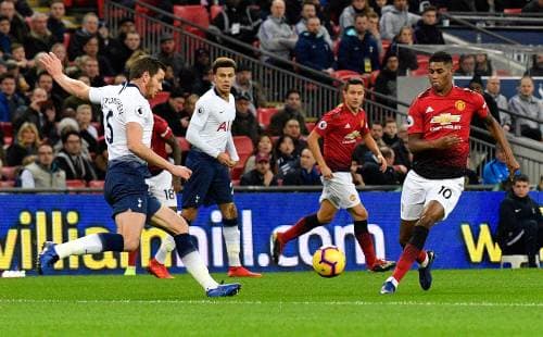 Keeper De Gea helpt United aan winst op Spurs