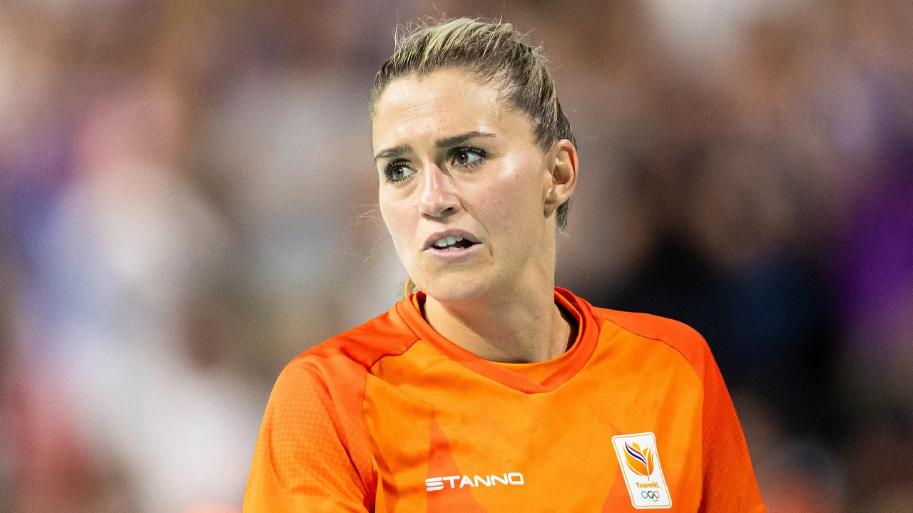 Bondscoach passeert Estavana Polman voor EK Handbal in Oostenrijk, Hongarije en Zwitserland