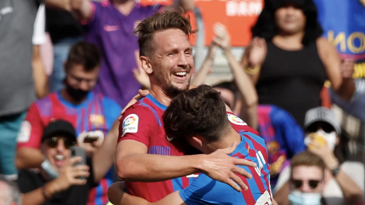 Memphis, Luuk de Jong en Ansu Fati helpen Barcelona aan zege