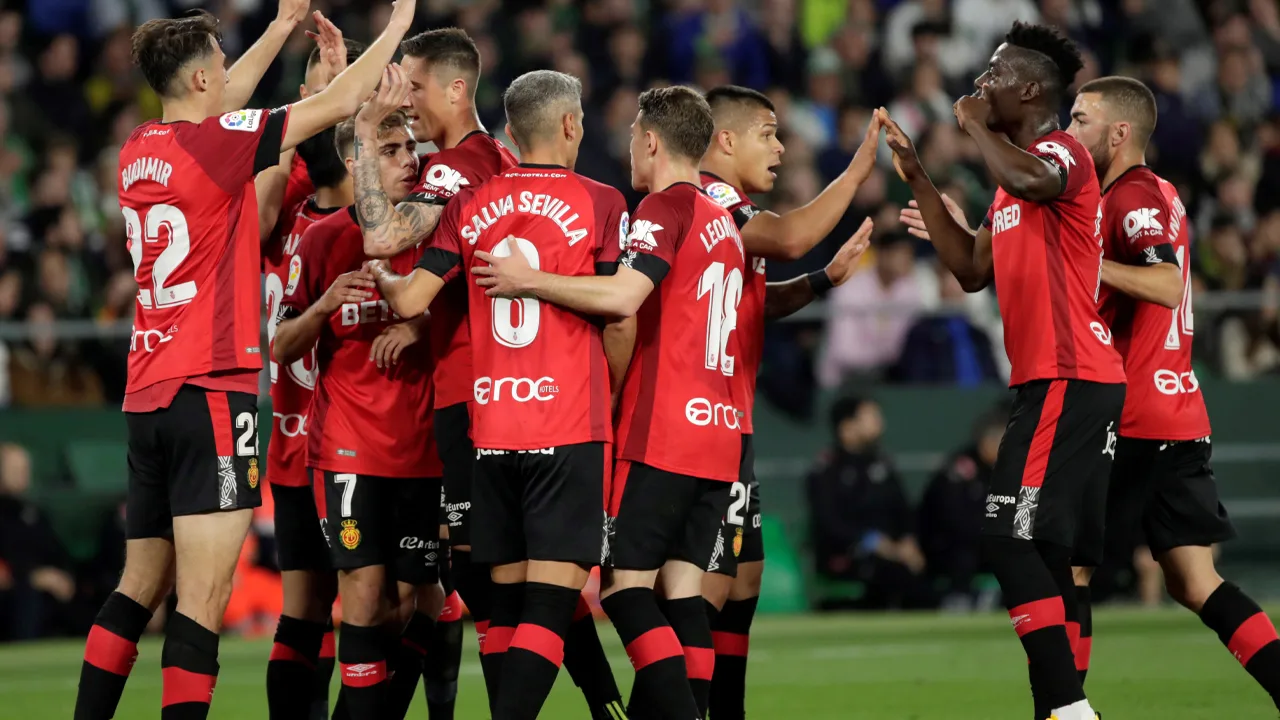 La Liga-record lonkt voor 15-jarige 'Mexicaanse Messi' van Mallorca