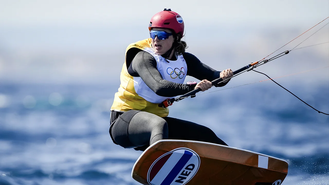 Kitesurfer Annelous Lammerts verovert bronzen medaille op Spelen