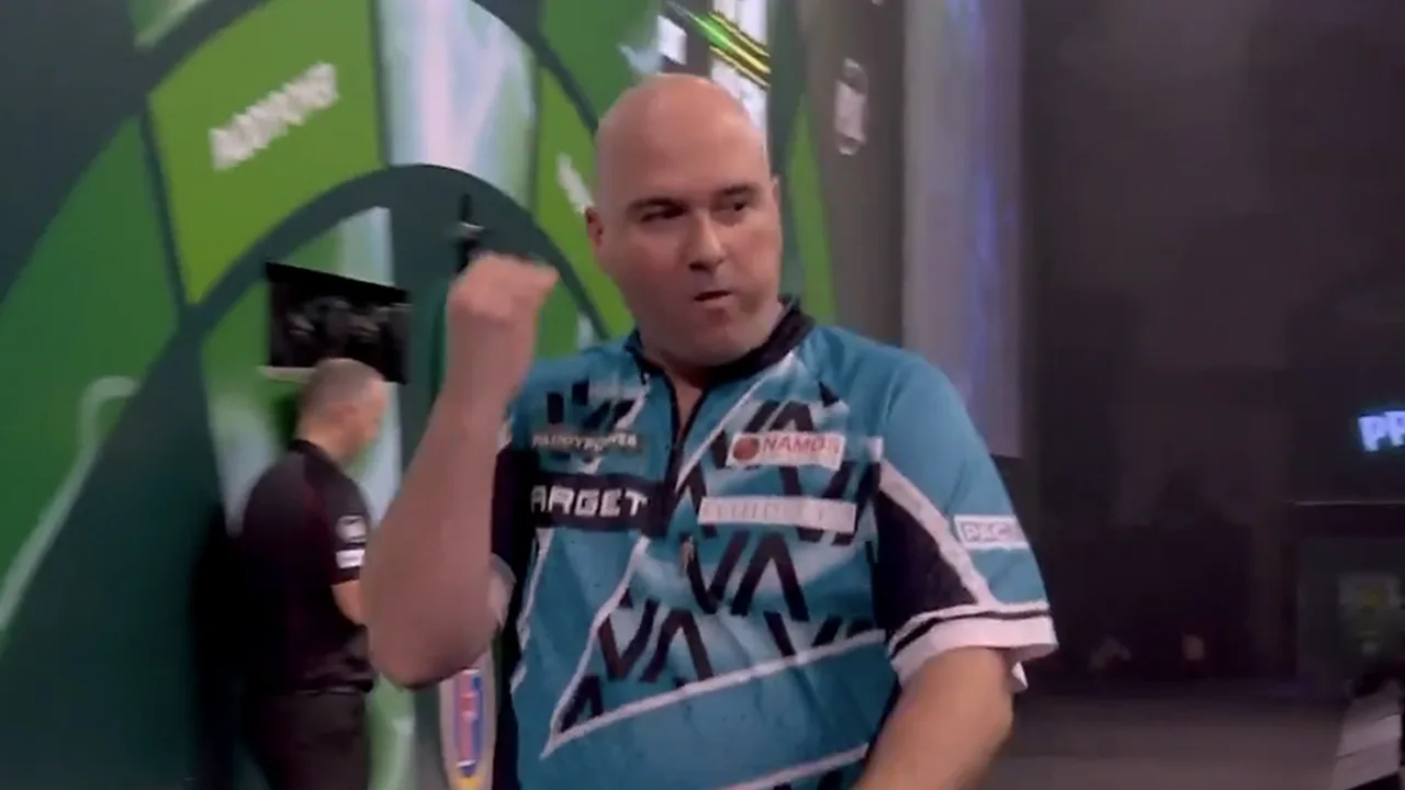 Video: Rob Cross baart opzien met seksueel gebaar tijdens WK darts