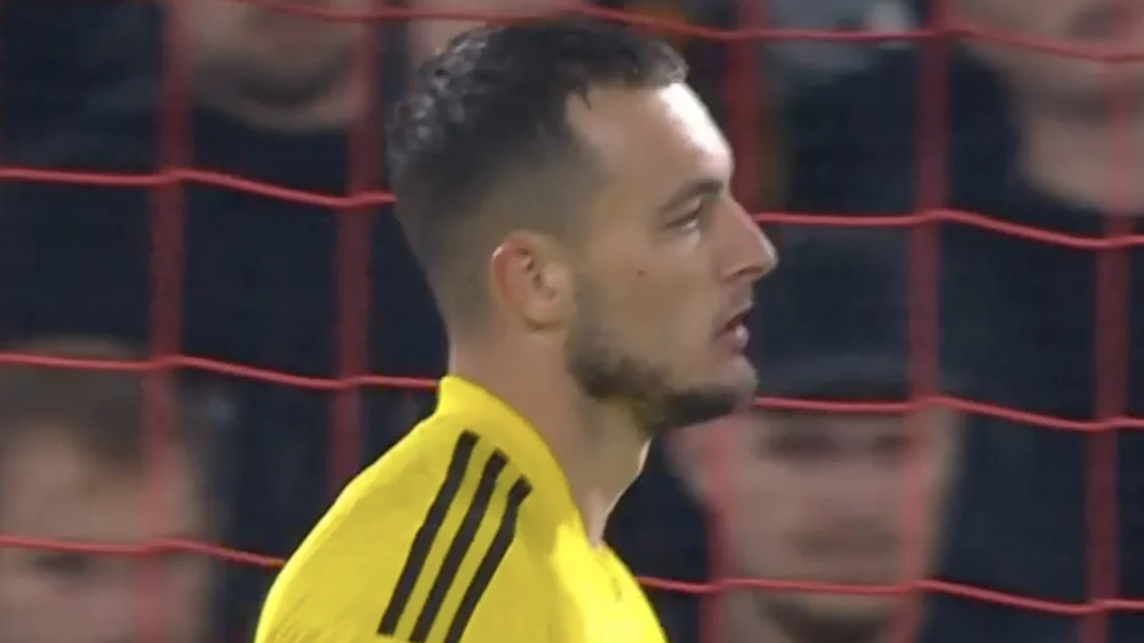 KANS: Lazio snijdt door Feyenoord-defensie heen, Bijlow redt