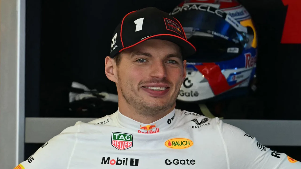 Max Verstappen rijdt tweede tijd in derde vrije training in Bakoe