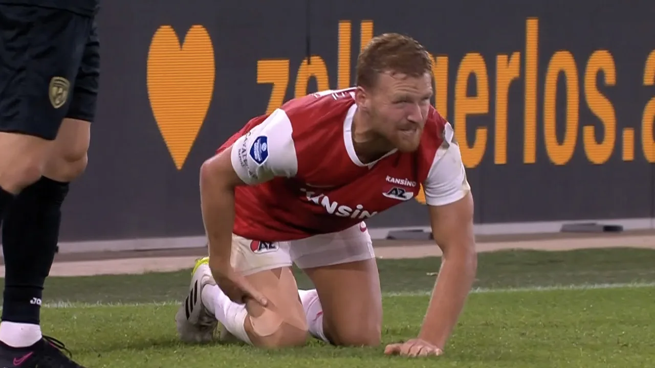 KANS: De Wit glijdt de bal naast na mooie aanval AZ