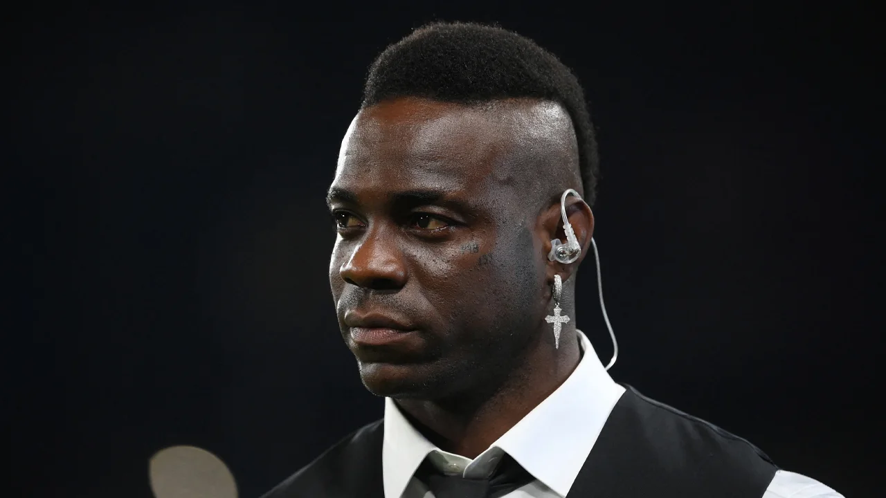 Officieel: Mario Balotelli keert terug in de Serie A