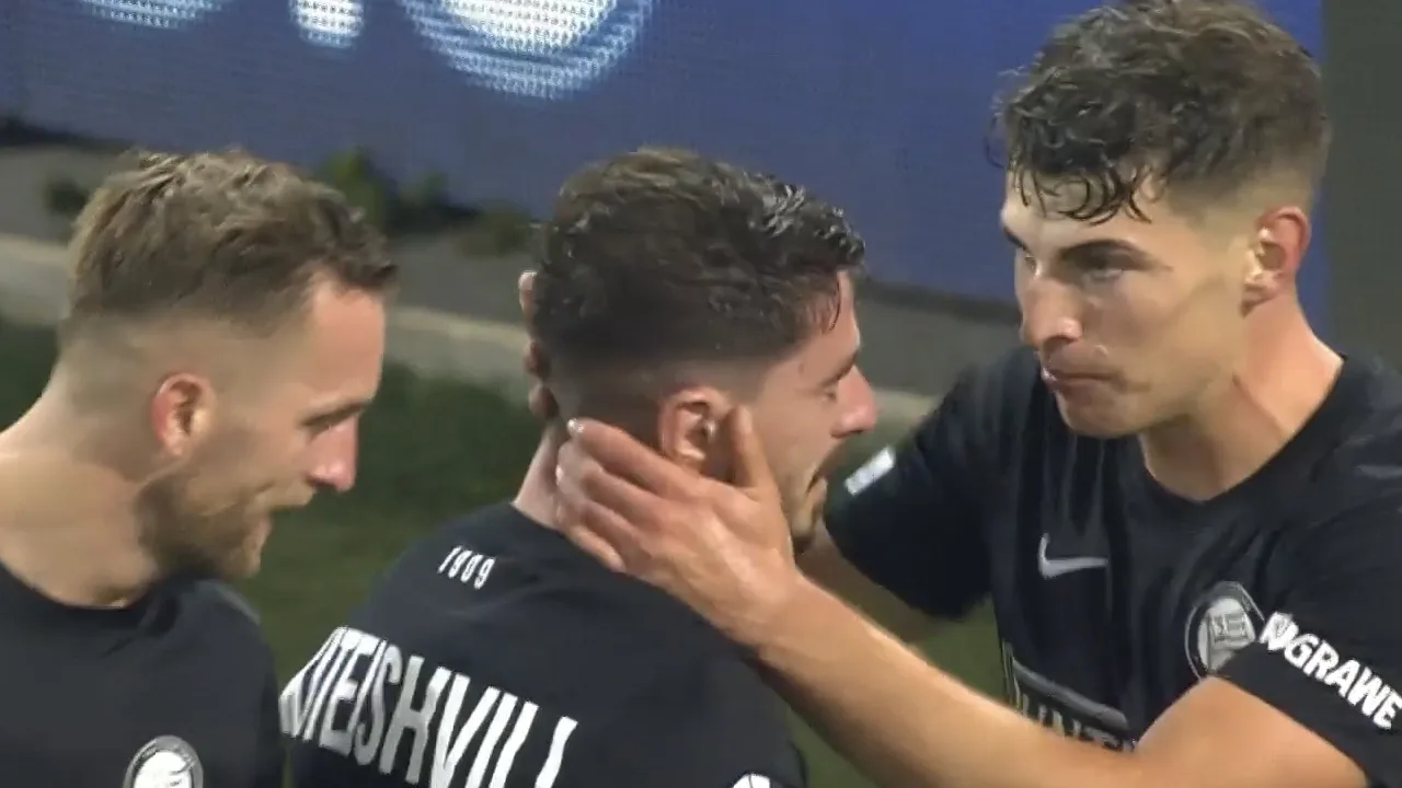 Videogoal: Kiteishvili zet Sturm Graz in blessuretijd op voorsprong tegen Feyenoord