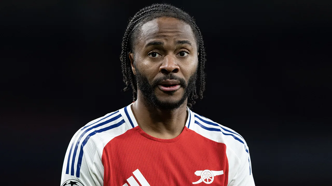 Officieel: Feyenoord stunt met komst 82-voudig Engels international Raheem Sterling