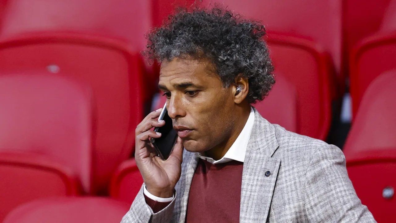 Pierre van Hooijdonk voorlopig niet aan tafel bij Studio Voetbal