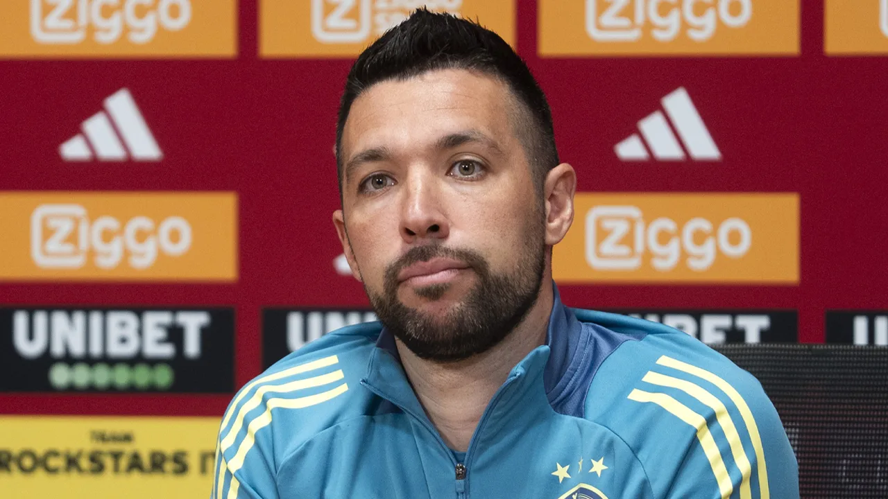 Zou Farioli tevreden zijn als Ajax dit seizoen tweede eindigt? 'Zeker'