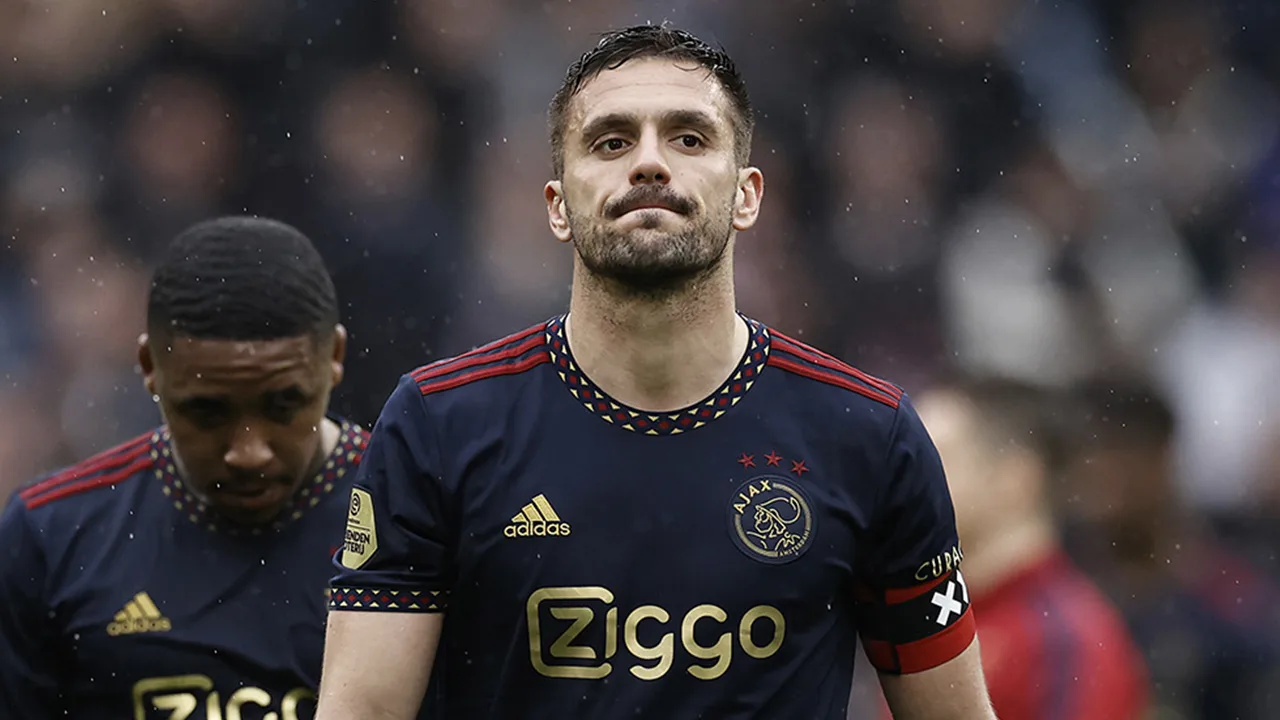 Officieel: Dušan Tadić vertrekt definitief bij Ajax 