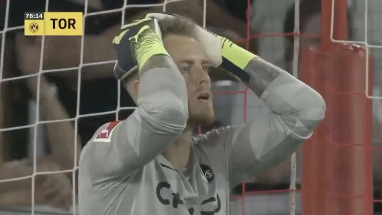 Video: Flekken gaat gruwelijk in de fout tegen Borussia Dortmund