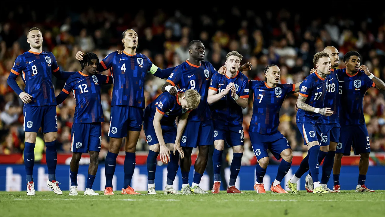 Oranje verliest spectaculair duel met Spanje na strafschoppen