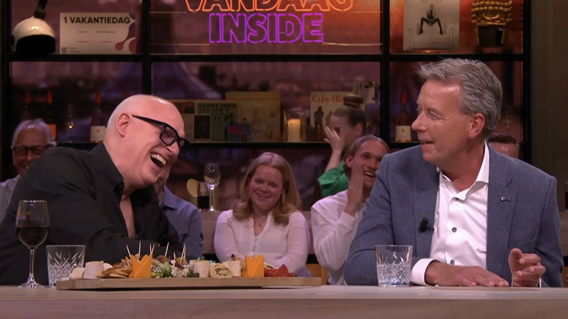 René moet lachen om uitspraak van Valentijn over Ajax-trainer Farioli