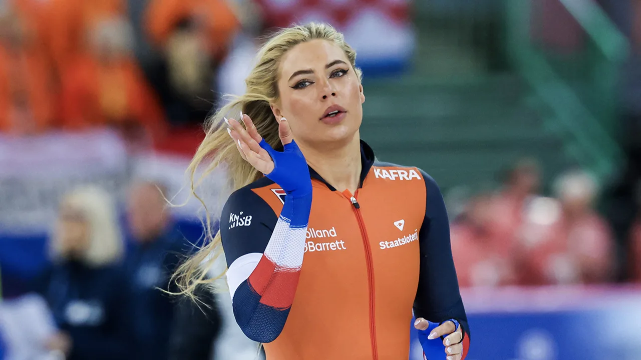 Femke Kok en Jutta Leerdam pakken bij WK zilver en brons op 1000 meter