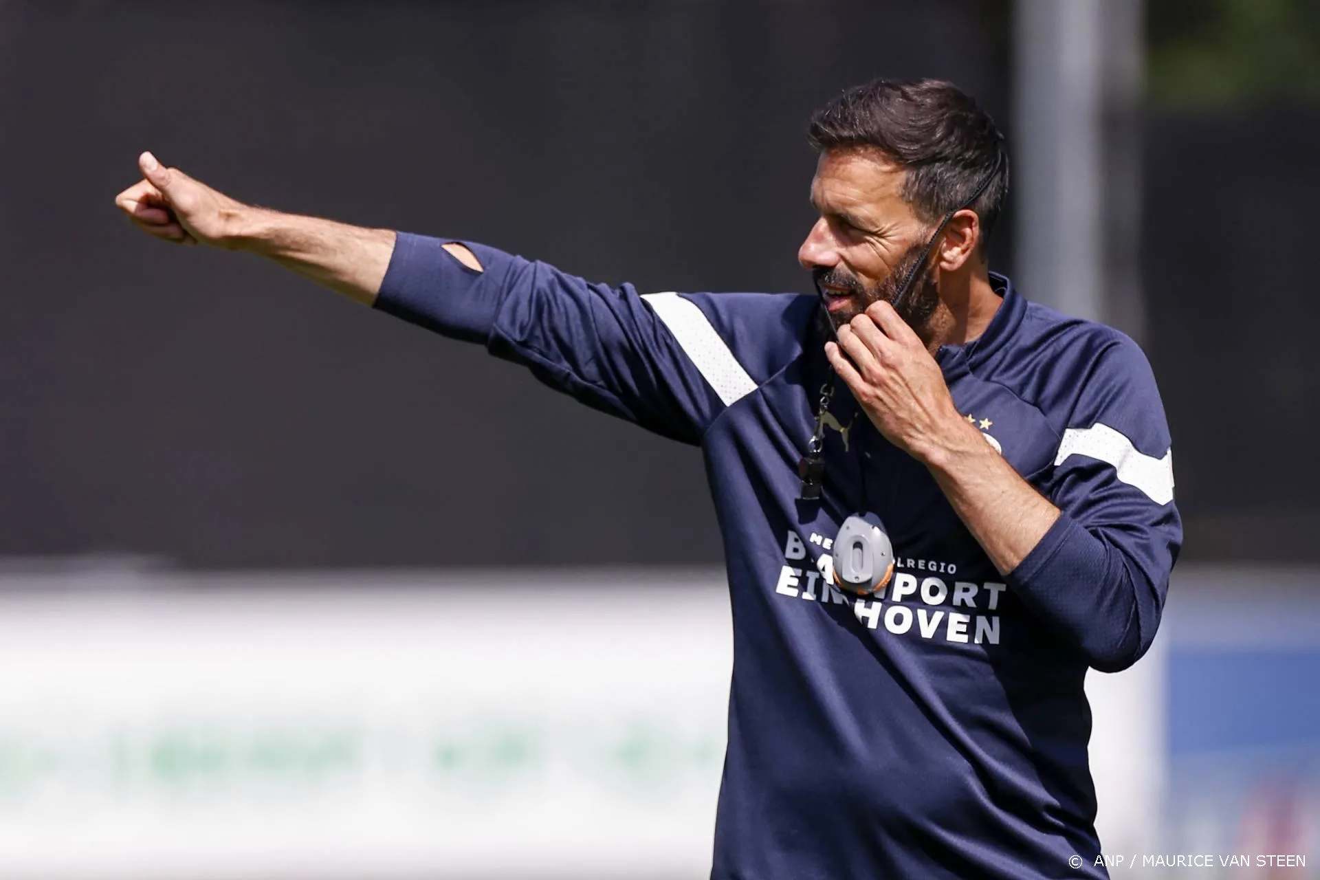 PSV wint eerste oefenduel met Van Nistelrooij als trainer