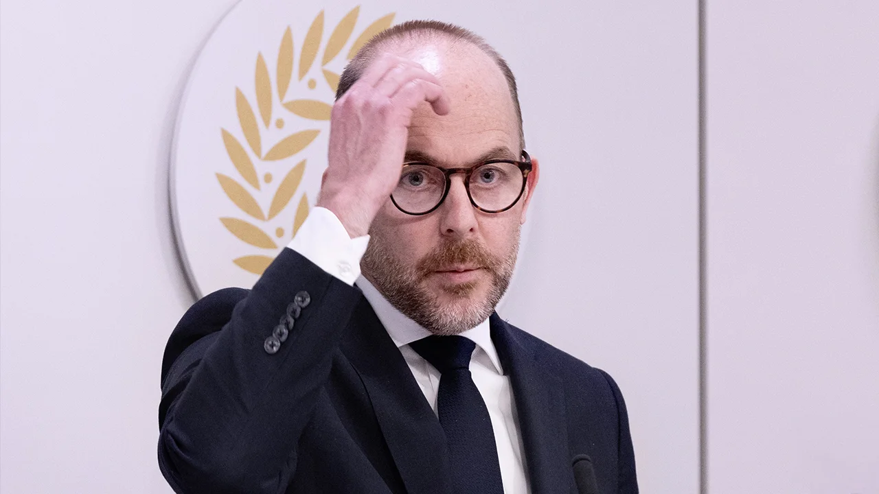 Van den Brink noemt wegstemmen asielwet gemiste kans en beticht PVV van 'politieke sabotage'