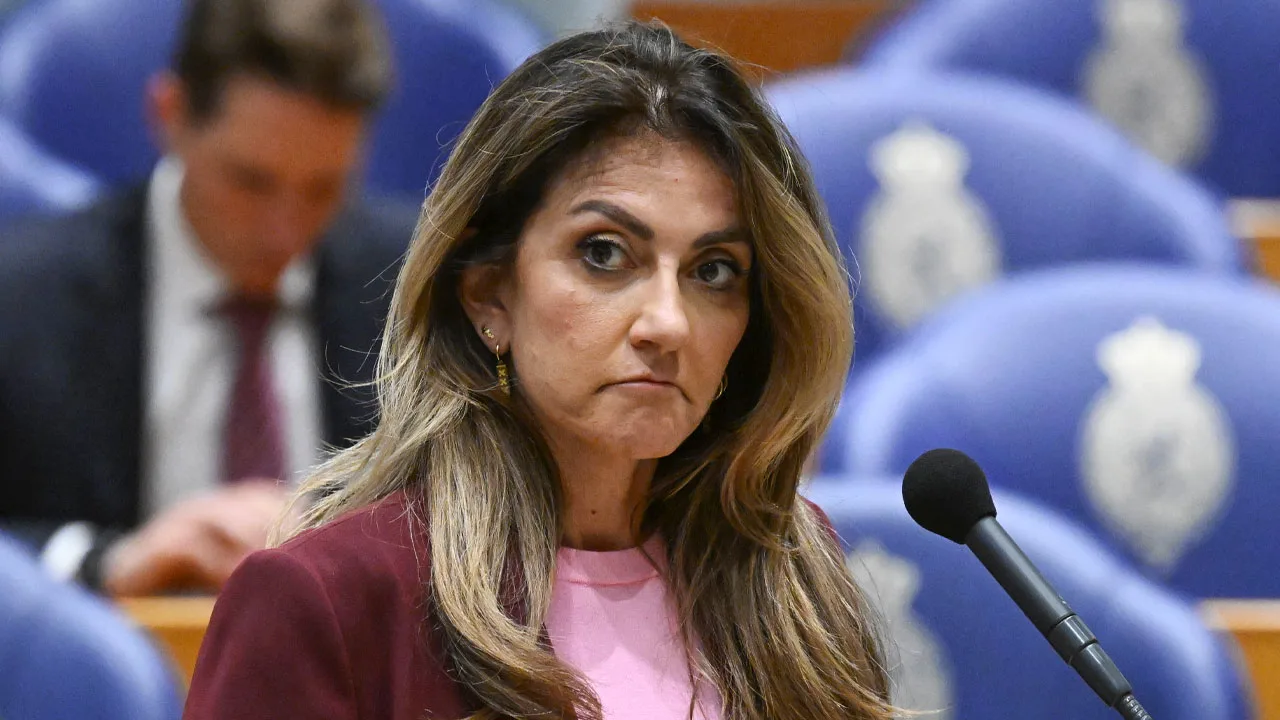 Dilan Yeşilgöz woedend na val van kabinet: 'Wilders laat Nederland in de steek!' 