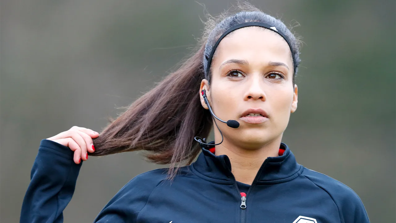 Primeur Tweede Divisie: Eerste vrouwelijke scheidsrechter