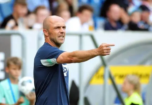 Schreuder start in Bundesliga met nederlaag