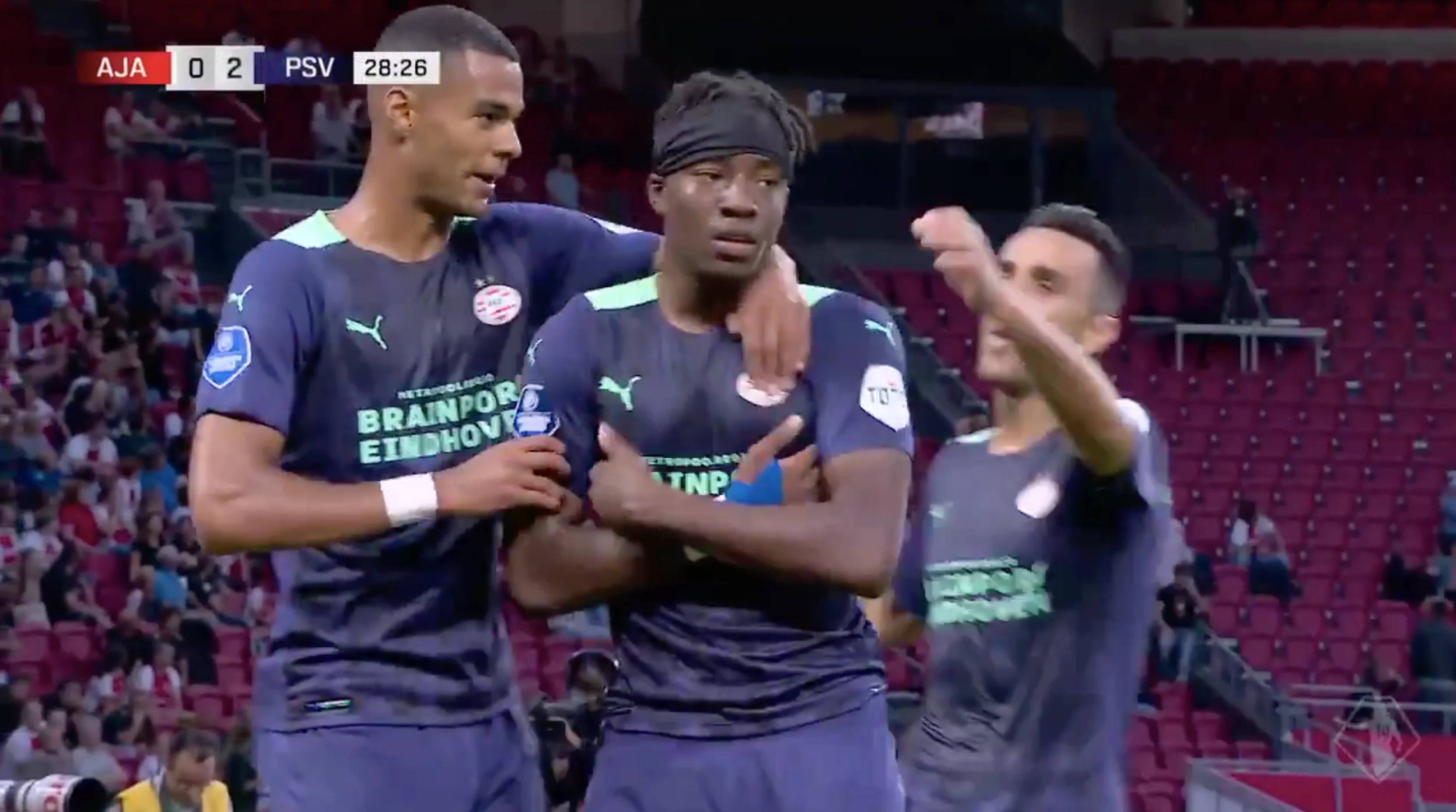 VIDEOGOAL: Madueke verdubbelt voorsprong PSV