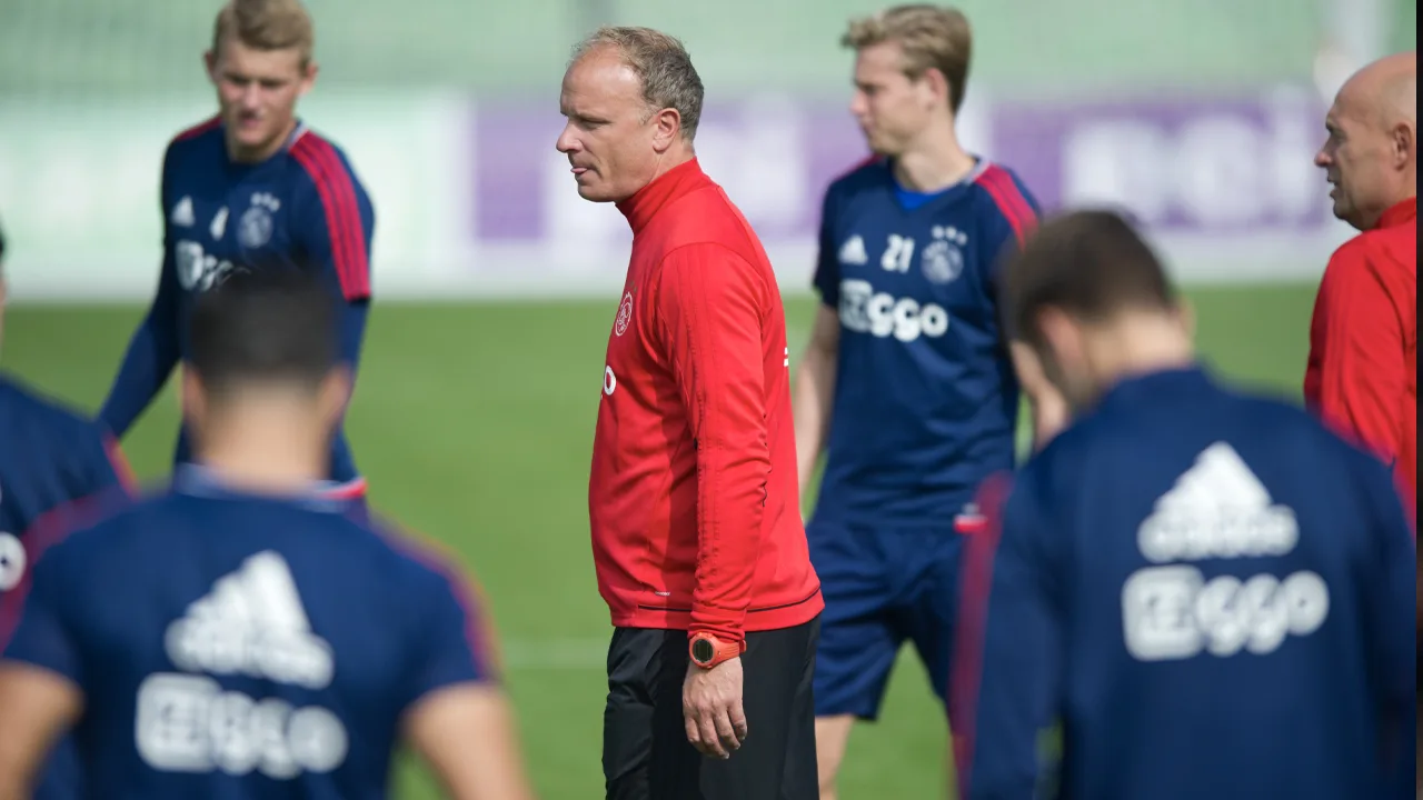 Bergkamp keert niet terug bij Ajax: 'Je gaat verder'