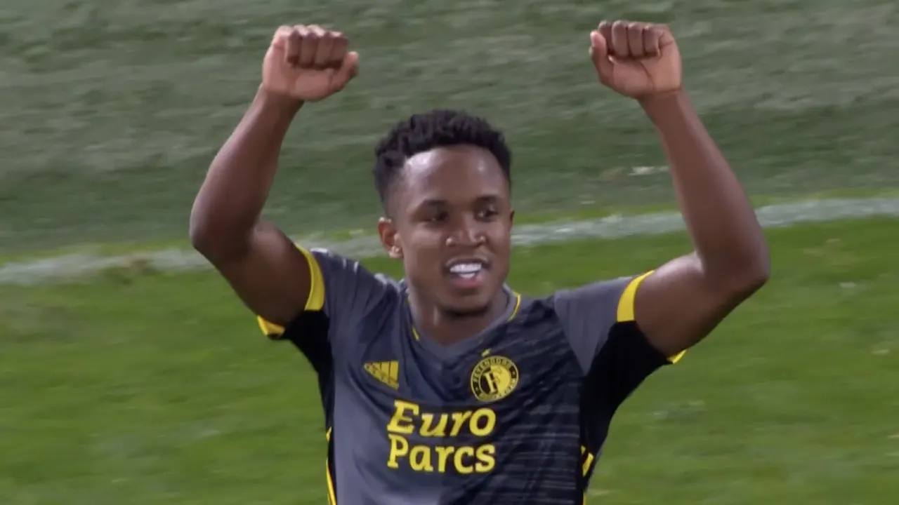 VIDEOGOAL: Slavia Praag - Feyenoord 1-3 (Sinisterra)