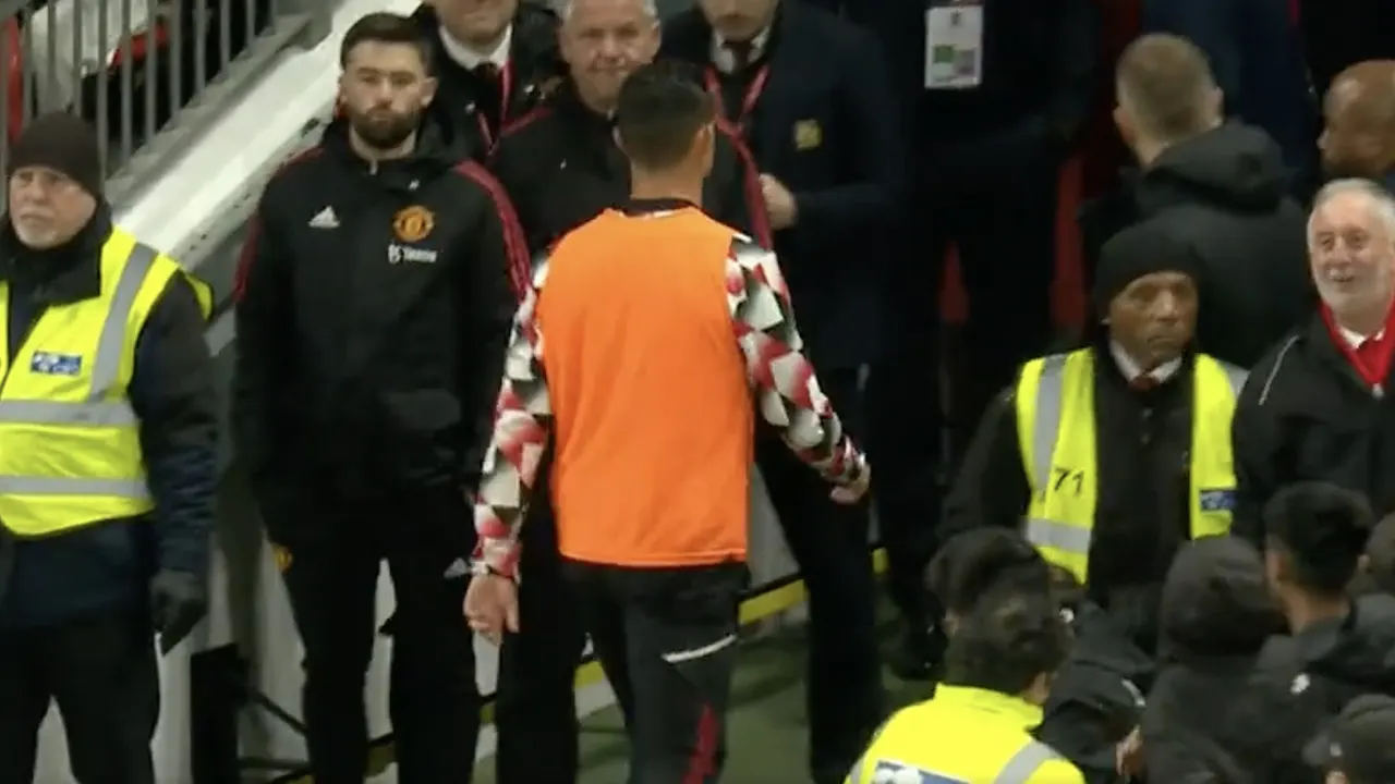 Video: Ronaldo loopt na 89 minuten van het veld in duel zonder invalbeurt