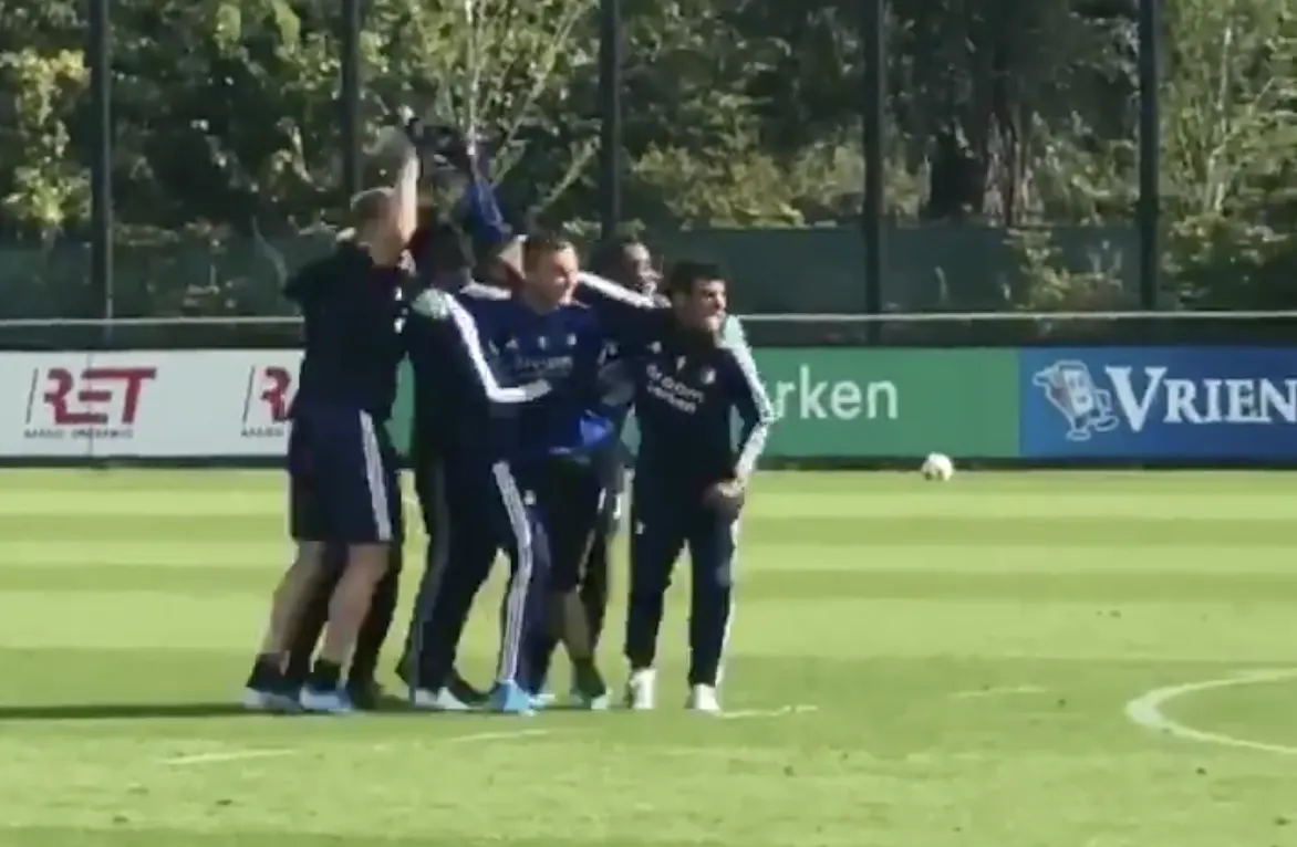 Bijlow maakt indruk met fantastische pegel in kruising 💥🚀