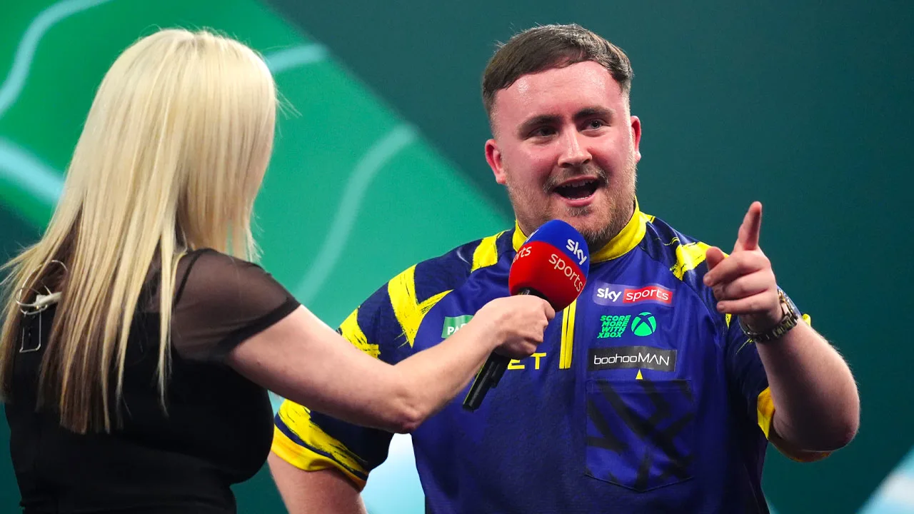Luke Littler heeft duidelijke boodschap voor fluitend publiek: 'Jullie betalen mijn prijzengeld!'
